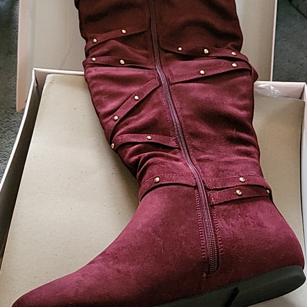 No heel red boots